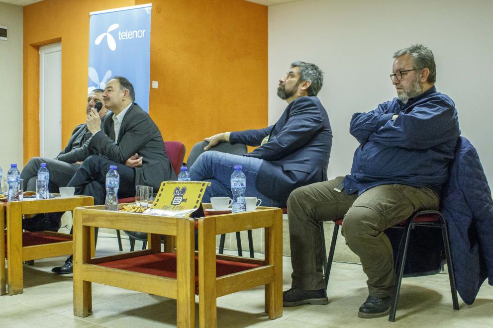 Журито бе с председател д-р Александър Донев и членове проф. Валери Чакалов, доц. Юрий Дачев.  Явор Попов и Антон Митов