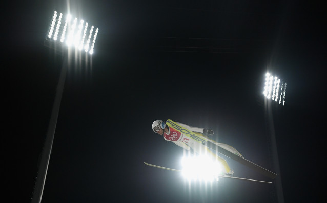Българският състезател в ски скоковете Владимир Зографски записа историческо постижение на