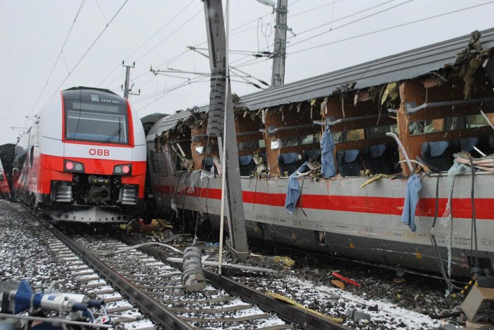 влак Австрия катастрофа