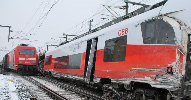 Два влака са се сблъскали в Австрия Една жена е