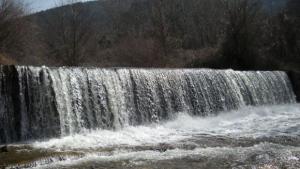 вода