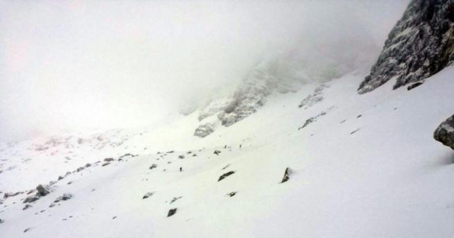 Четирима туристи загинаха в резултат на лавина във френските Алпи