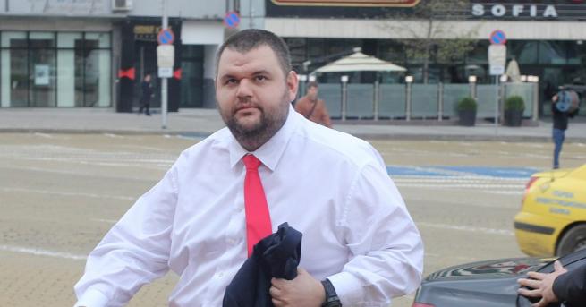 Делян Пеевски отхвърли обвиненията че е бил работодател на началника