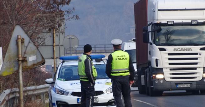 Албански ТИР е аварирал днес следобед в района на 73