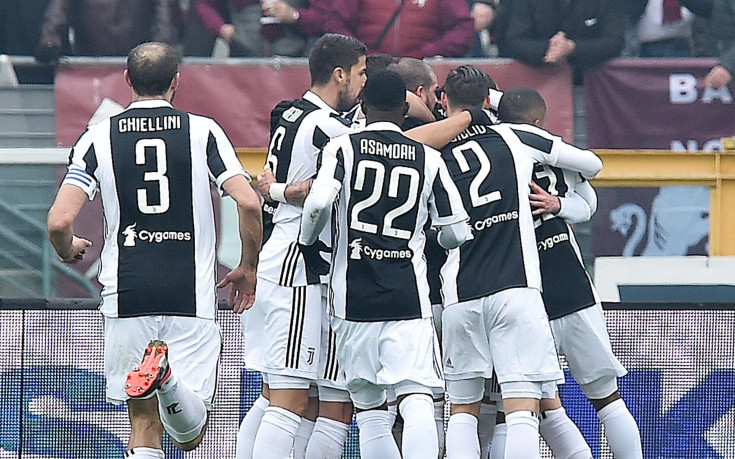 Юве се справи с Торино, излезе начело в Серия А