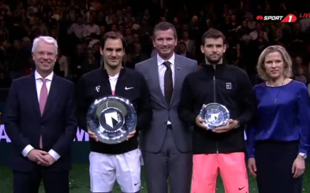 Роджър Федерер и Григор Димитров получиха трофеите си за участието