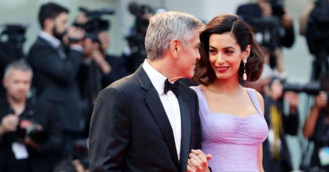 Холивудският актьор Джордж Клуни и съпругата му Амал обещаха в