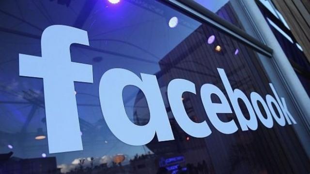 Фейсбук цензурира гол бюст в известна картина, извини се