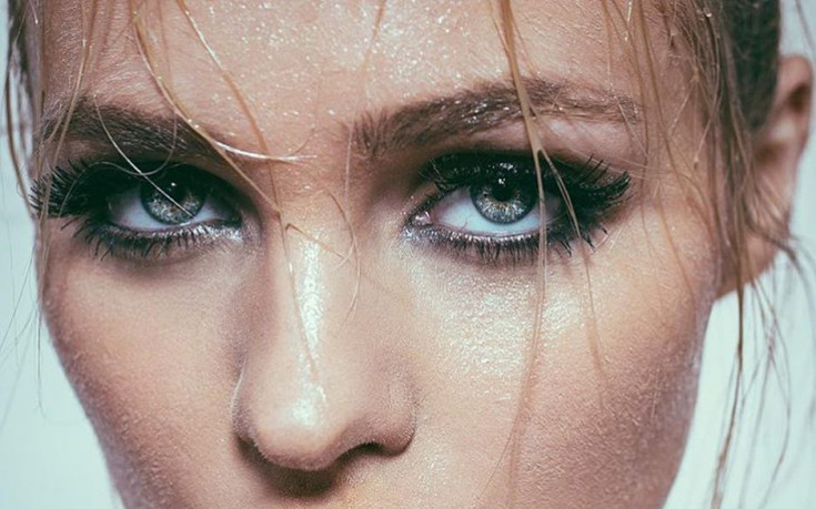 Блондинките - пробойната във вратата на Ливърпул