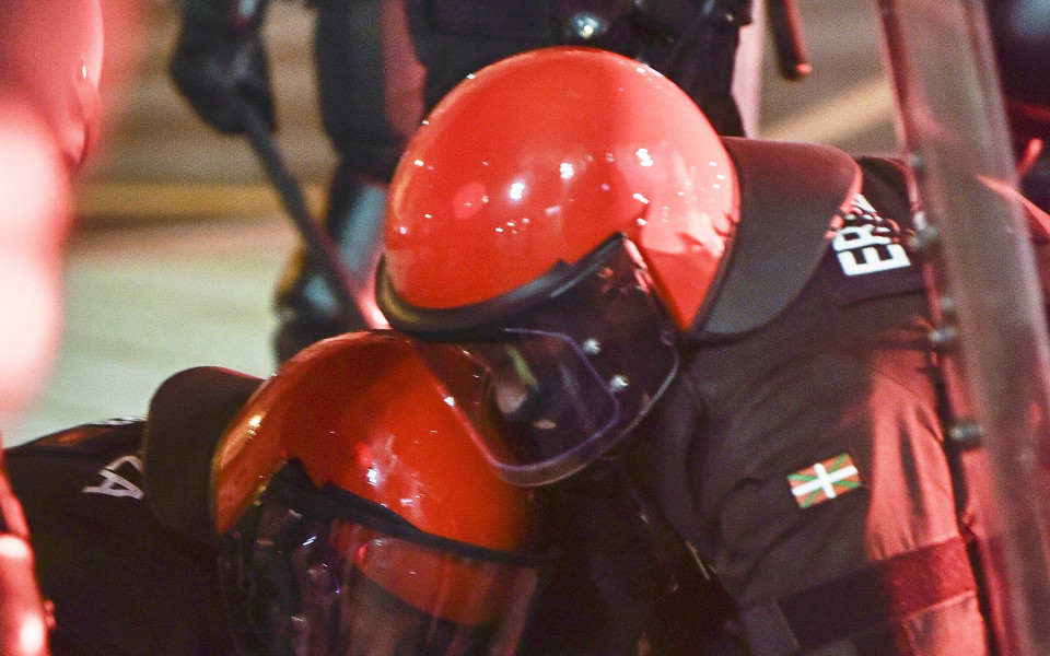 Мачовете в Испания ще започват с минута мълчание в памет на загиналия полицай