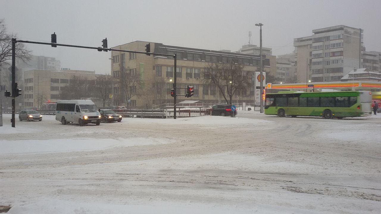 Снежната покривка в Шумен е около 10 сантиметра.