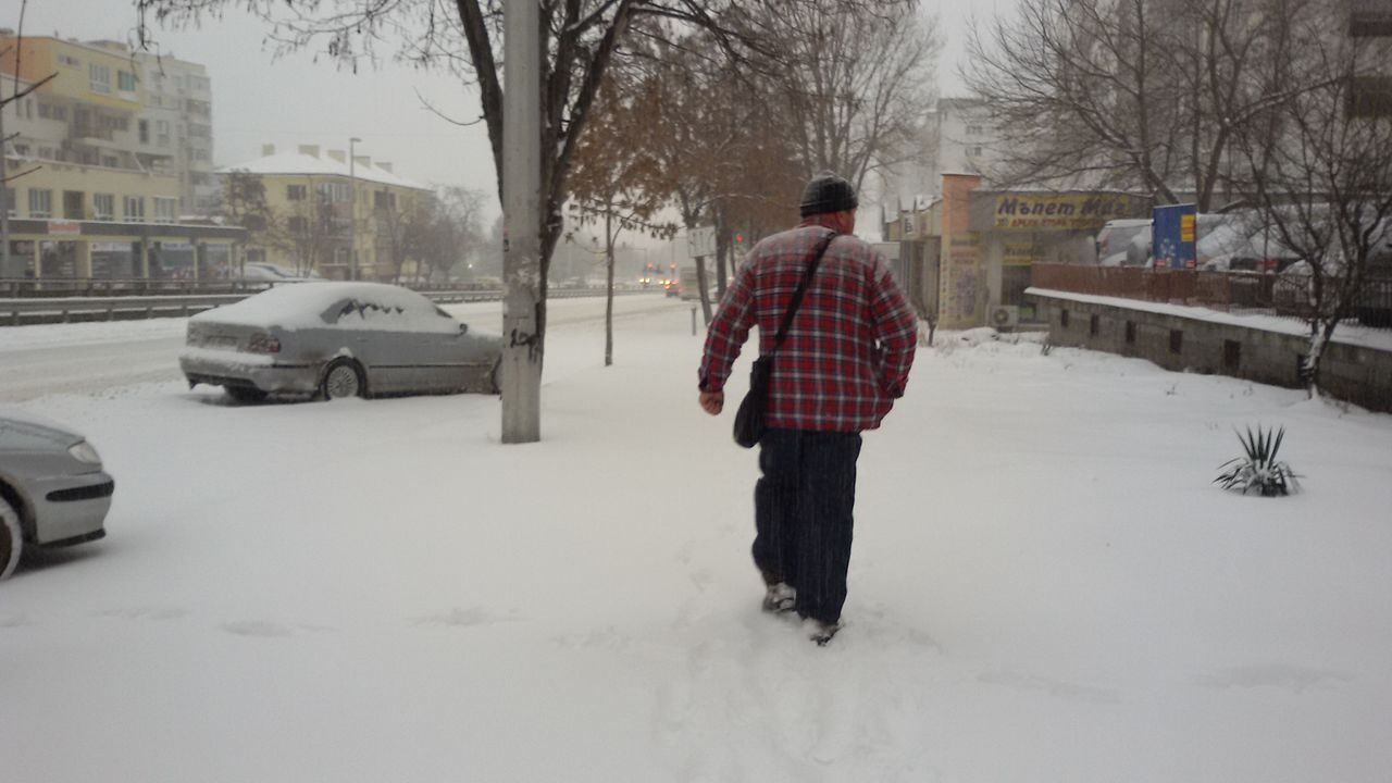 Снежната покривка в Шумен е около 10 сантиметра.