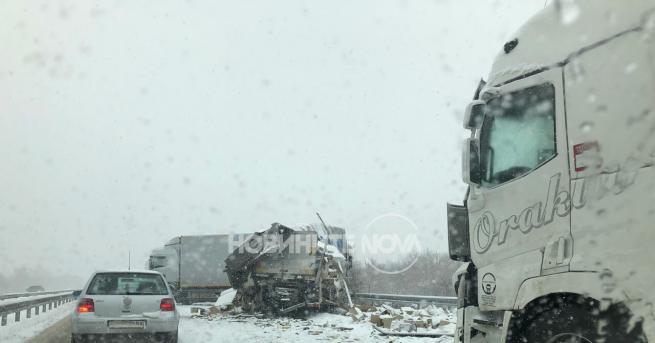 Синята и зелена зона за паркиране днес няма да