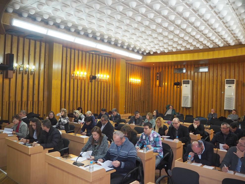 Отложиха решението за заплатите на заместник-председателите на Общинския съвет