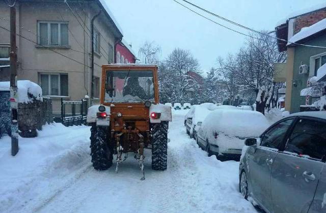 Снегопочистване във Враца.