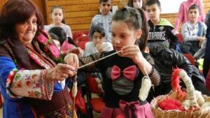 мартеници деца