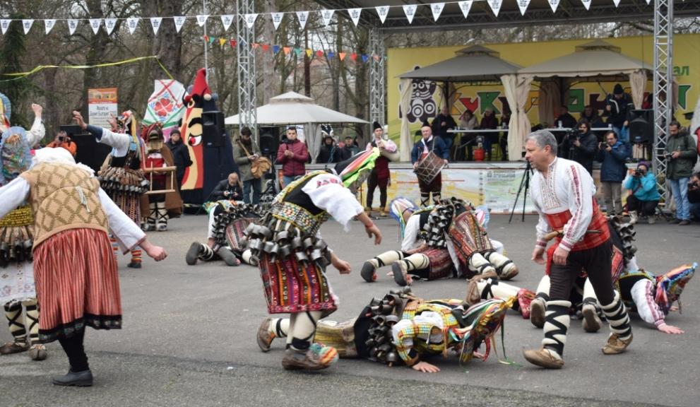 Забраната за провеждане на Международния маскараден фестивал Кукерландия“ в Ямбол