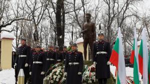 Борис Дрангов паметник