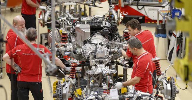 Германският автомобилен концерн Порше може да започне производство на дронове