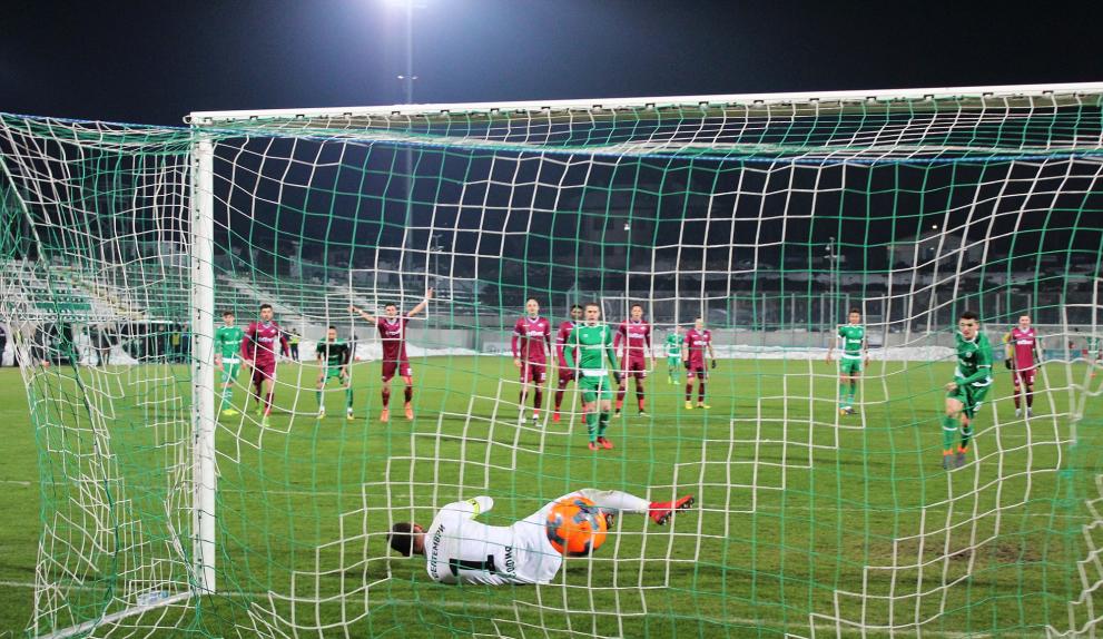 "Лудогорец" с трудна победа над "Септември"