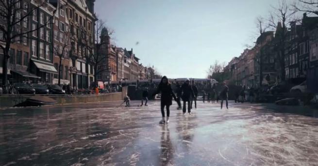Каналите в Холандия замръзнаха за пръв път от години Хиляди