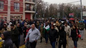 Мащабна подкрепа за пловдивския лекар