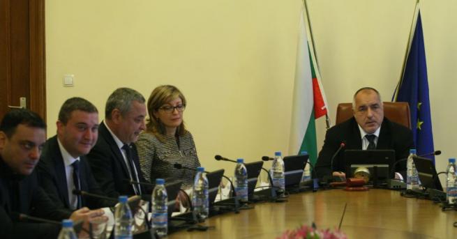 В Закона за българските лични документи (ЗБЛД) беше предвидено изискването
