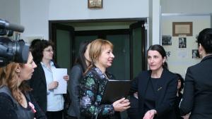 бежанци деца кръгла маса