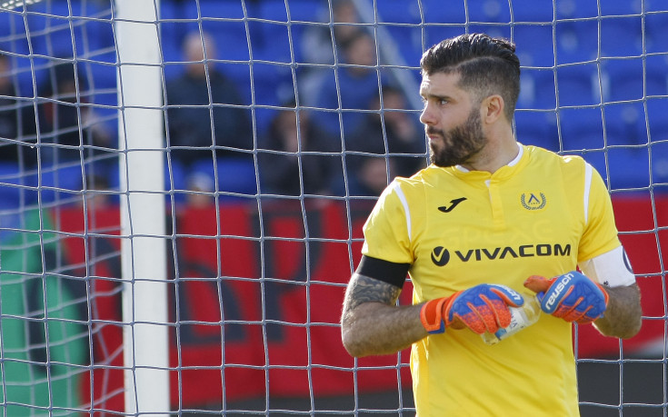 Божката Митрев виси и за двубоя с Етър