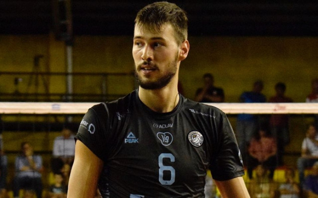 Волейболният национал Розалин Пенчев се отличи със страхотна игра при драматична