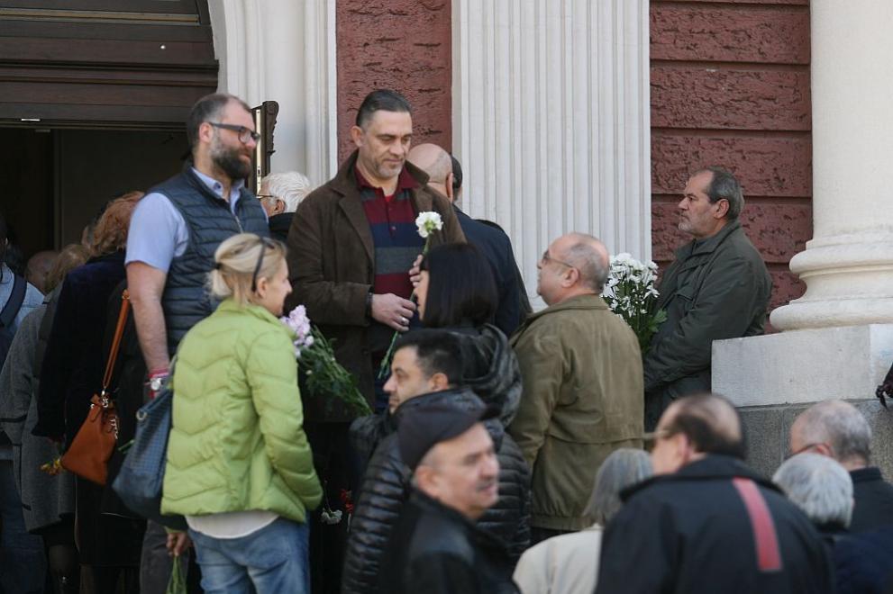  Стотици хора си взеха последно довиждане с обичания Бате Николай 