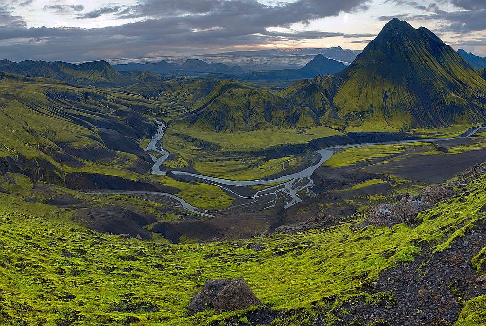 <strong>Fjallabak, Исландия </strong><br>
<br>
Разходката из този неописуемо красив район ще ви остави без думи.