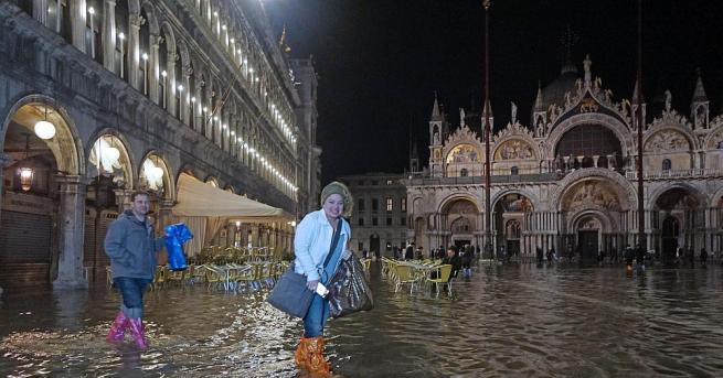 Проливни дъждове обхванаха северните области на Италия, а в южните