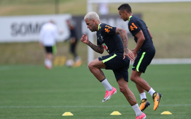 Бранителят на Пари Сен Жермен Даниел Алвеш шокира с изказване