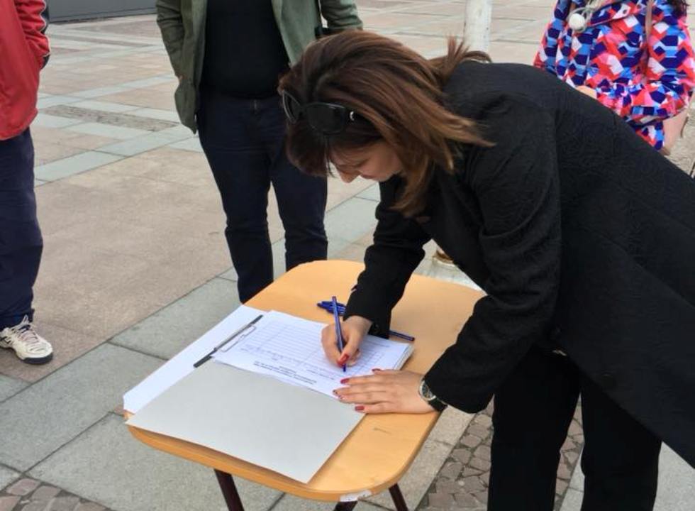 Депутатът от БСП Кристина Сидорова бе от първите, поставили подписа си под искането за отмяна на сделката с ЧЕЗ България