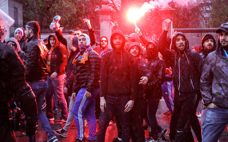 Ултрас на Марсилия намушка с нож испански охранител