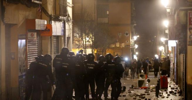 Масови безредици избухнаха в центъра на Мадрид след гибелта на