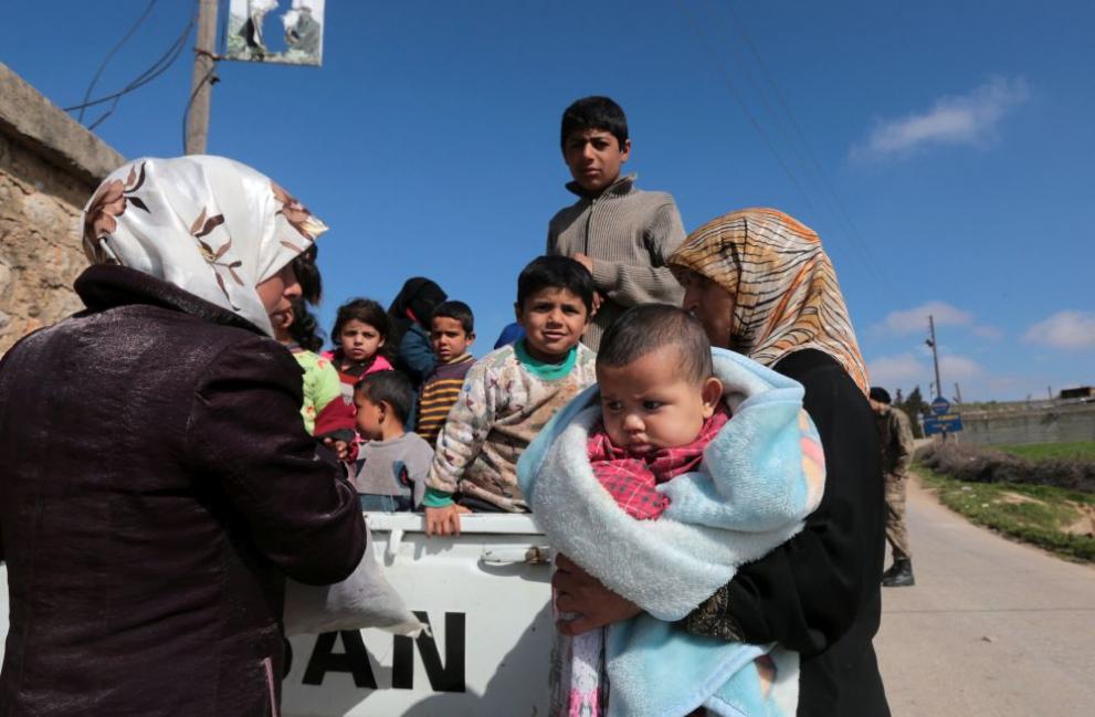 Над 35 000 цивилни са избягали от Африн през последните 48 часа