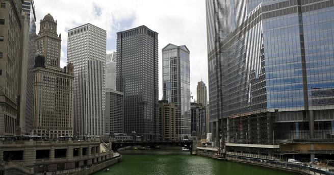 Река Чикаго в едноименния американски град бе оцветена в зелено