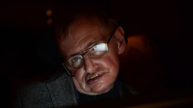 Разкриха тайната за заболяването на Стивън Хокинг