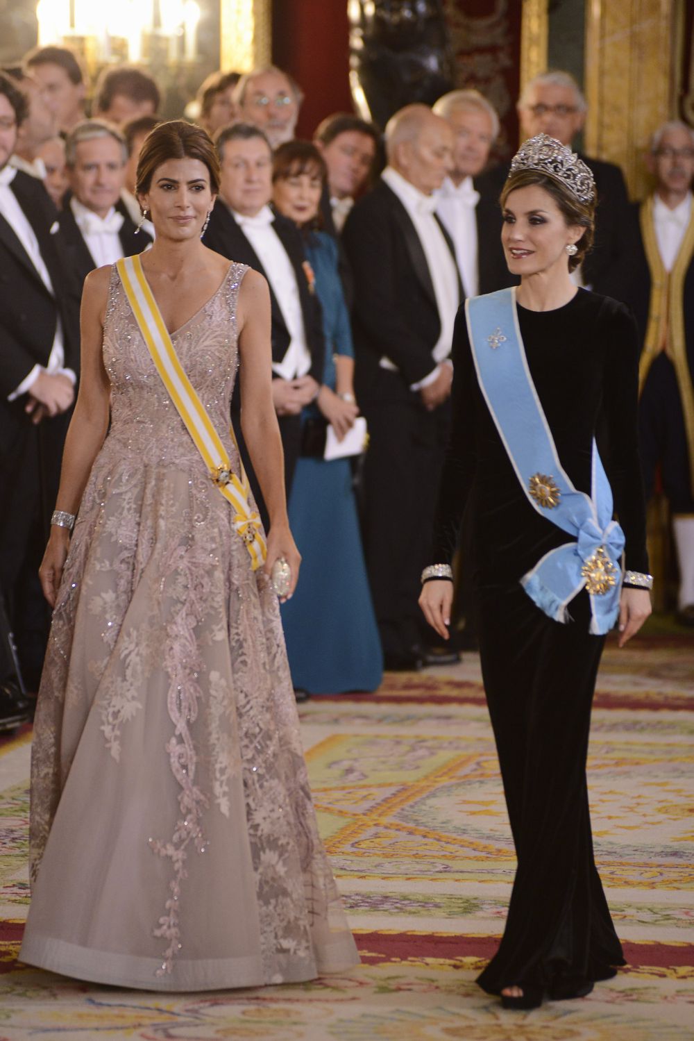 Хулиана Авада с кралицата на Испания