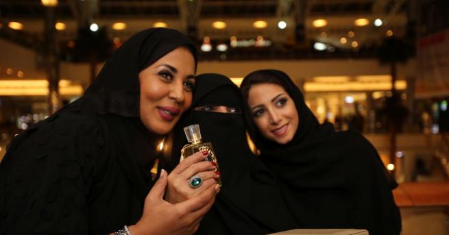 Жените в Саудитска Арабия занапред няма да са задължени да