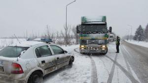 движение сняг пътища