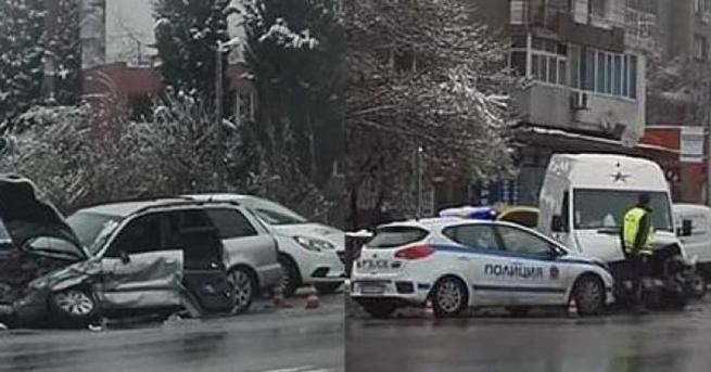 Верижна катастрофа при която се удариха четири автомобила стана на