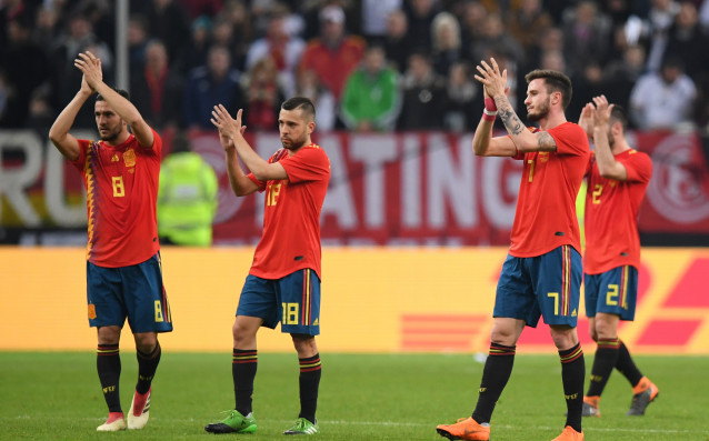 Истинска лудост е обзела феновете на Испания съобщава AS Очаква