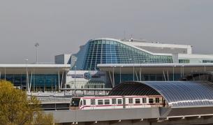 Самолет кацна аварийно на Летище София, пътник почина