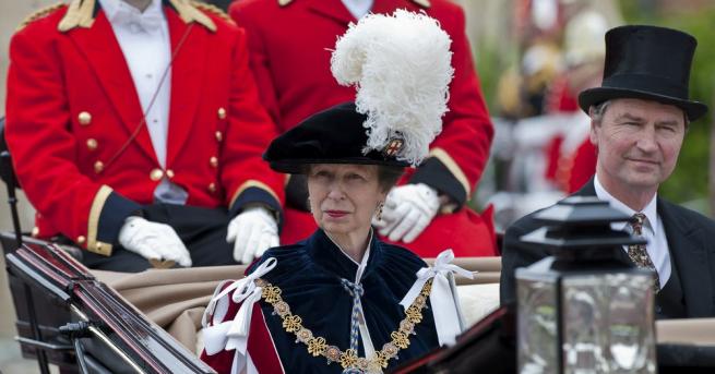 Британското кралско семейство включва близките роднини на монарха на Обединеното