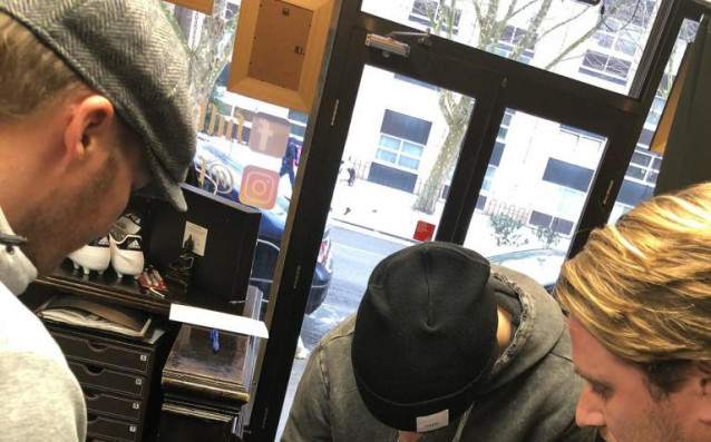 Тайна татуировка сложи край на головата суша на нападателя на