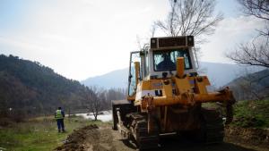 апочна изграждането на дига заради разлива на река Струма