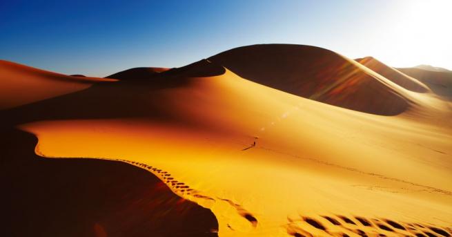 Загадъчна структура която се вижда от Космоса в пустинята Сахара